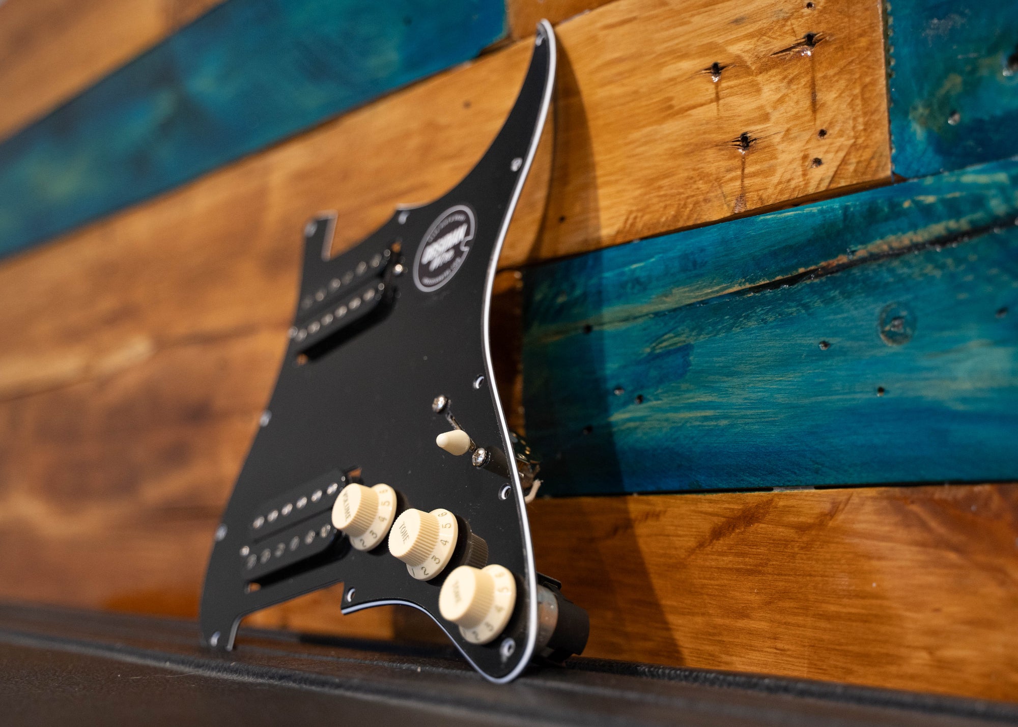 Custom Shop: HSS Loaded Pickguard für Strat®