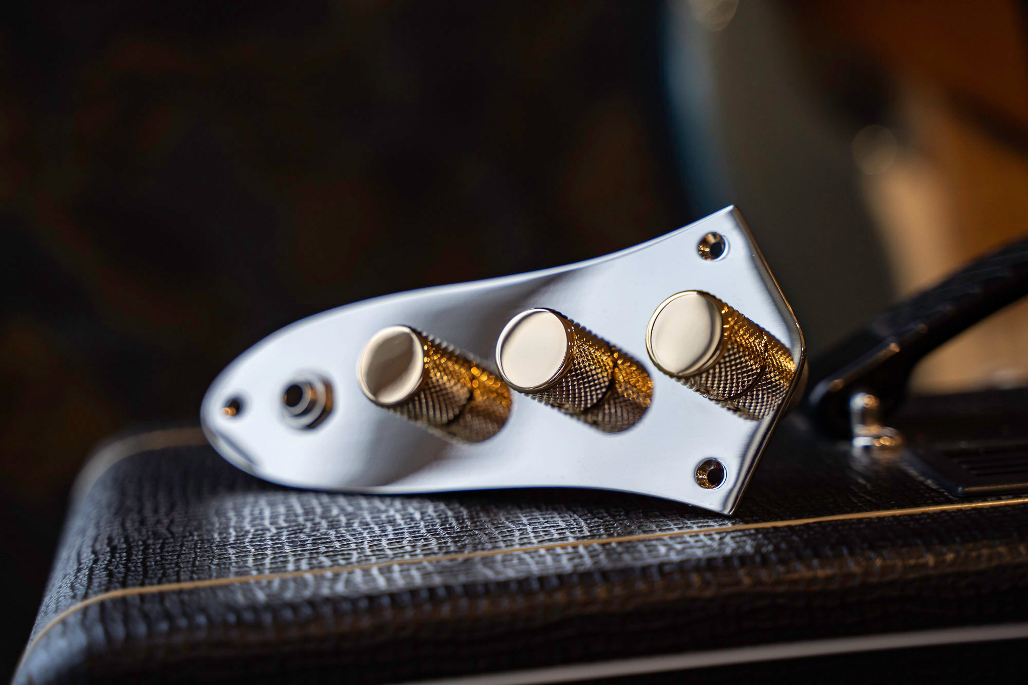 Custom Shop : Plaque de contrôle chargée pour Jazz Bass®