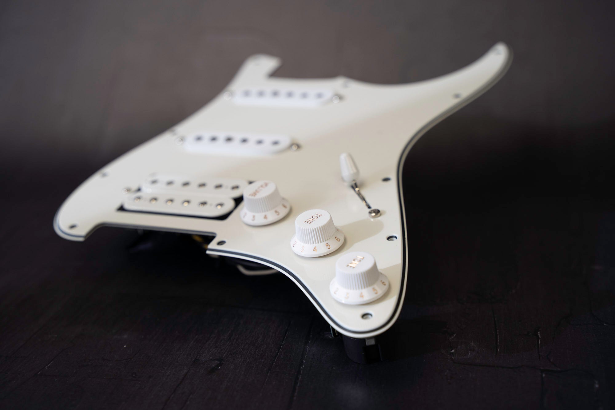 Custom Shop: HSS Loaded Pickguard für Strat®