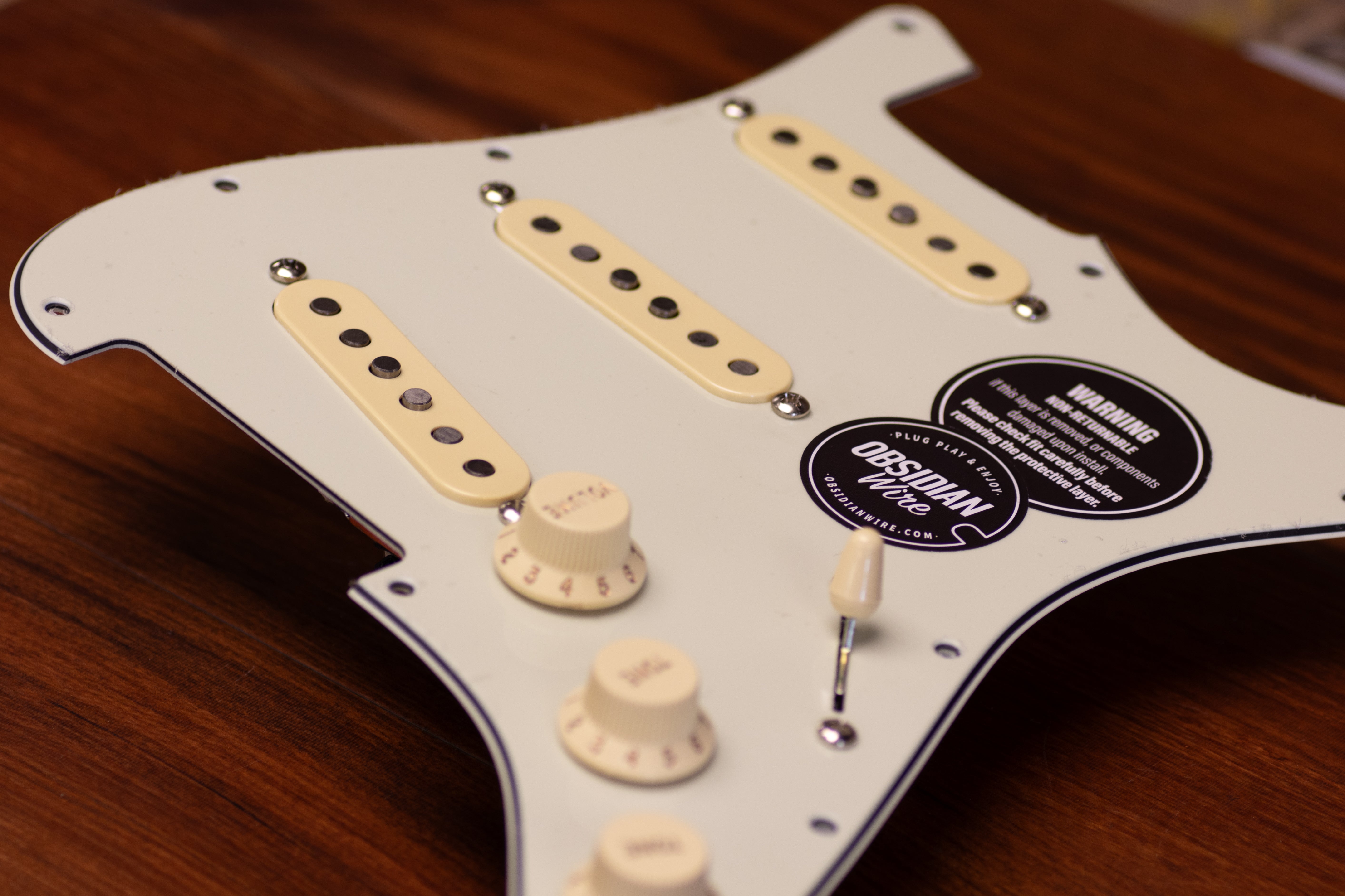 ギター HOWL GUITARS Stratocaster pickup Mayer Loaded Pickguard | ObsidianWire